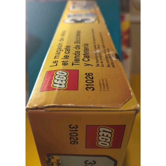 LEGO CREATOR: Bike Shop & Cafe (31026) - Picture 6 of 10